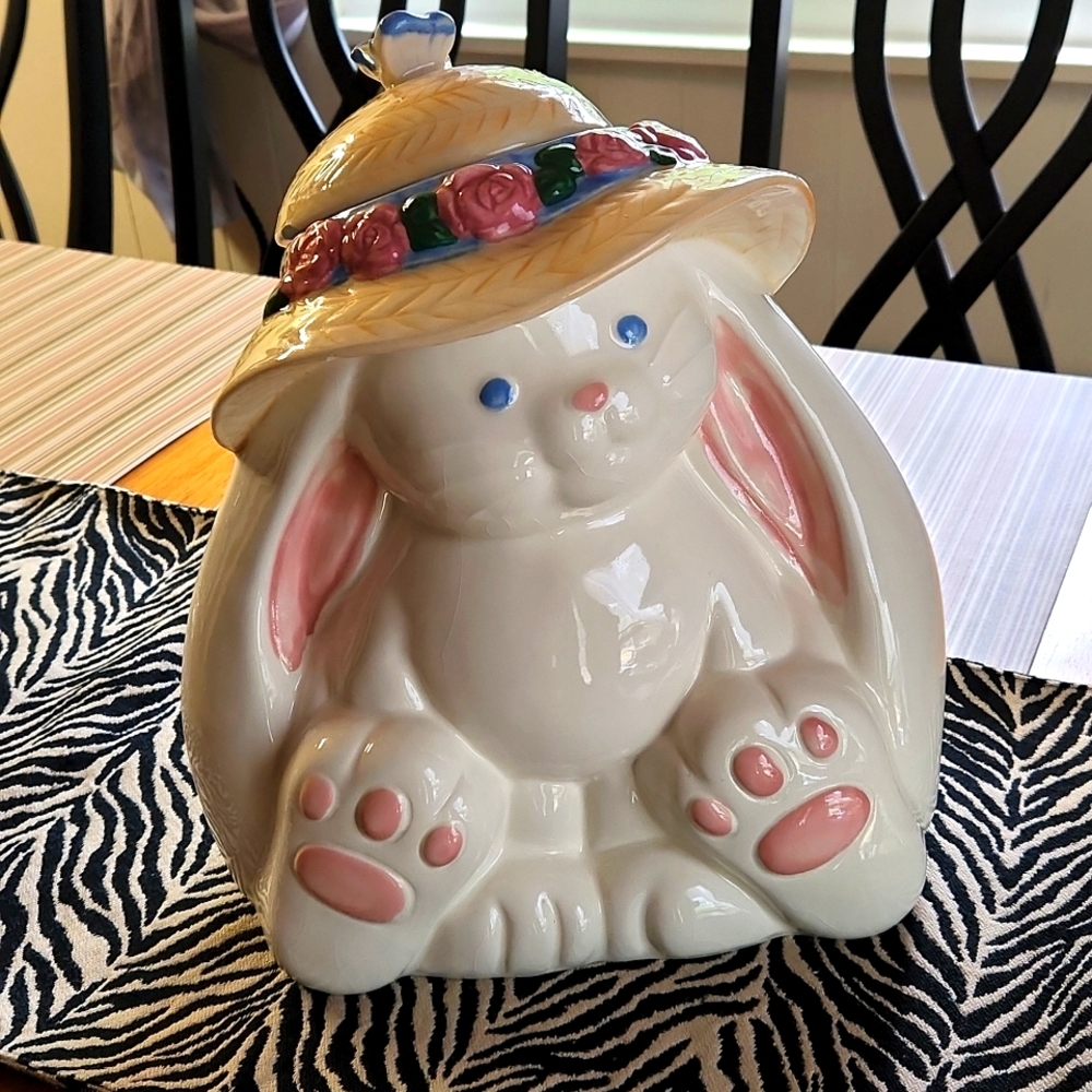 Vintage Treasure Craft Cookie Jar rabbit bunny